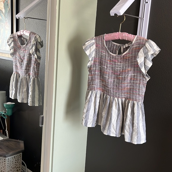 🔥1 hour sale. THML, Anthropologie, embroidered bell sleeve top, XS - Picture 2 of 7